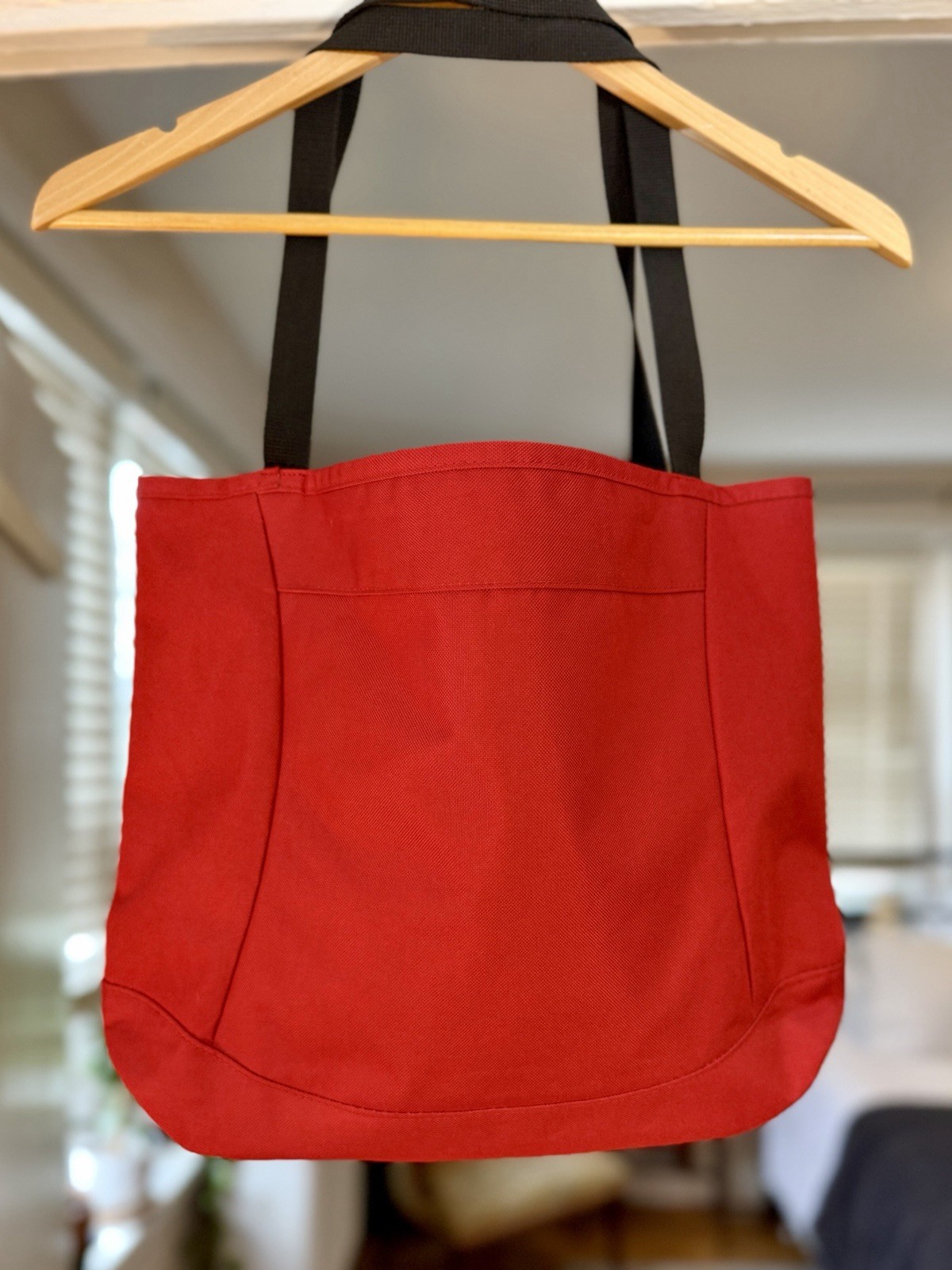 Victorinox Swiss Army Red Tote Bag Black Straps Classic Vertical Zipper Pocket