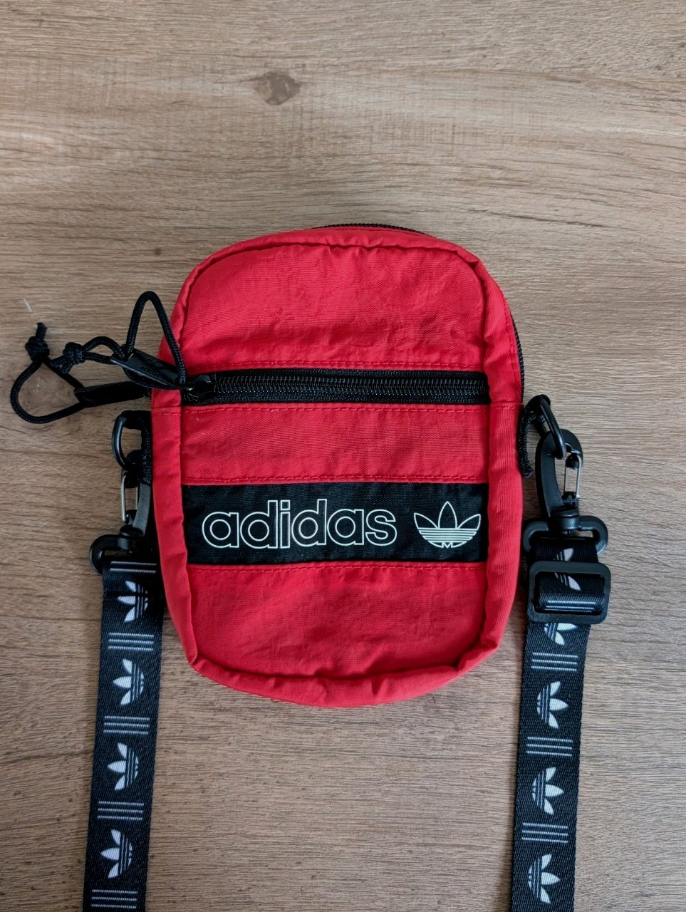 adidas Originals Dri Festival Crossbody Bag, Red/Black, Unisex, One Size
