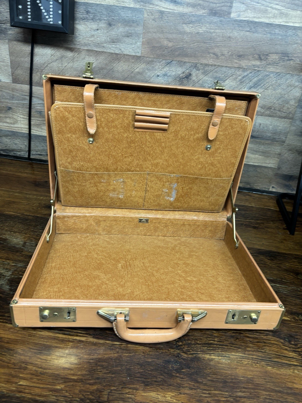 VTG Rexbilt Briefcase Suitcase Brown Leather Prop 18″x 12.5″ x 3.5
