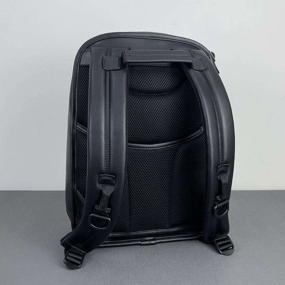 Tumi Alpha 3 Backpack Slim Leather Black Business Bag Padded PC Pocket Outletn