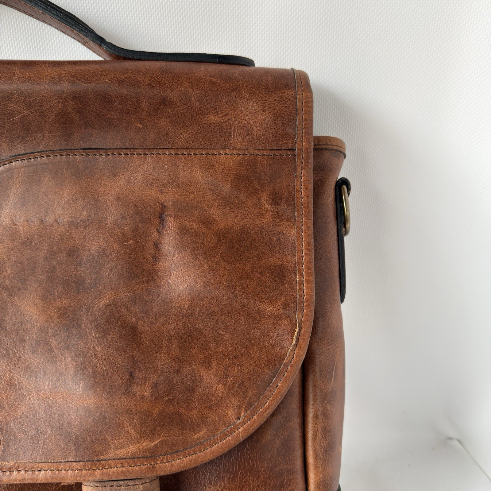 Tecovas Men’s Bartlett Messenger Cognac Brown Cowhide Handmade Leather Bag