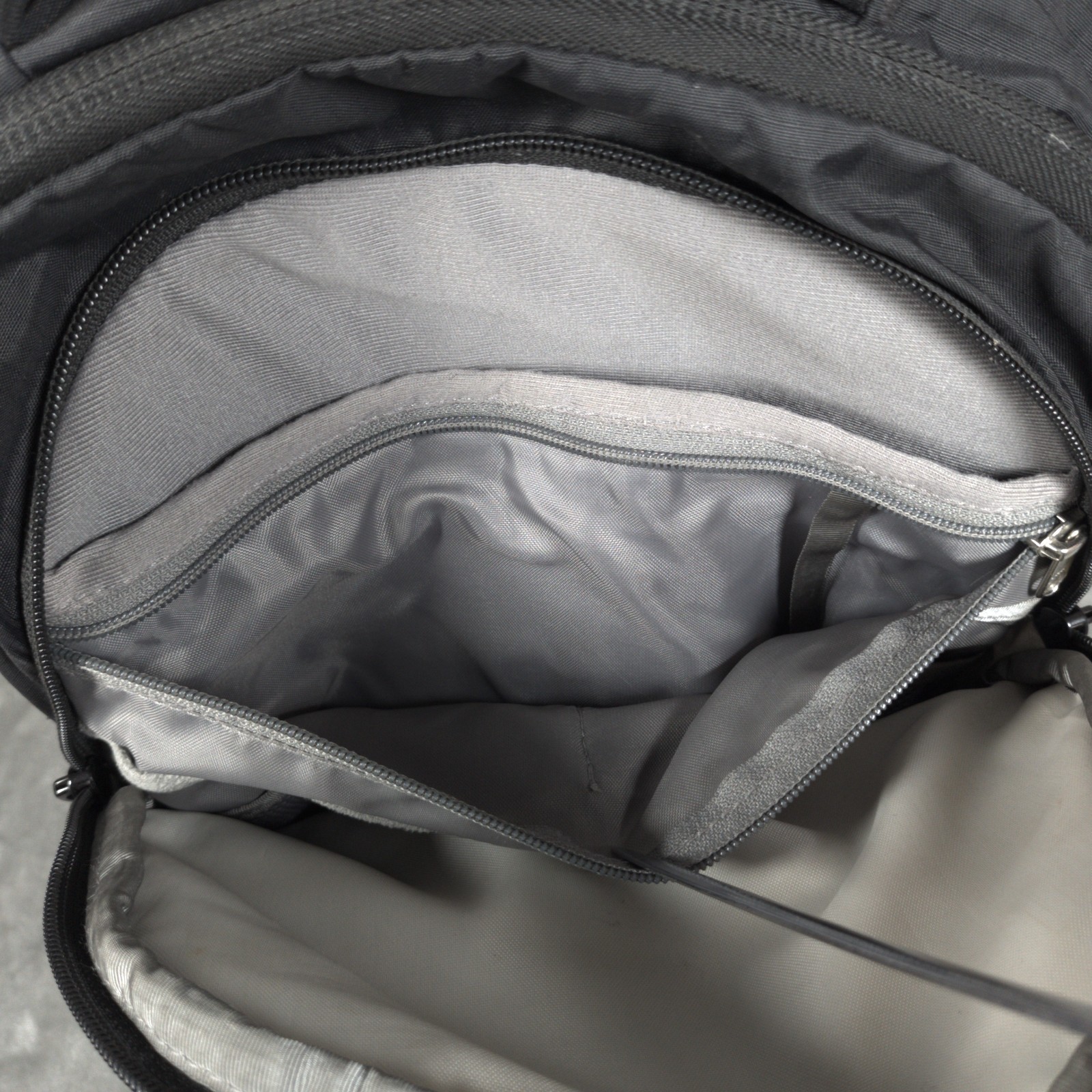 The North Face Recon Backpack Black NF0A52SH4HF Bag Laptop Sleeve Travel