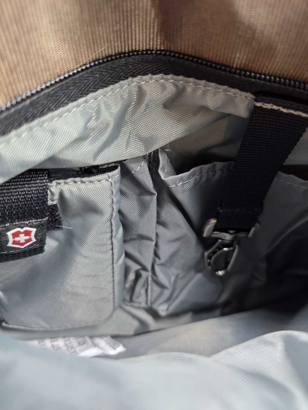 Victorinox Swiss Army Crossbody Messenger Bag Beige Nylon Adjustable Strap
