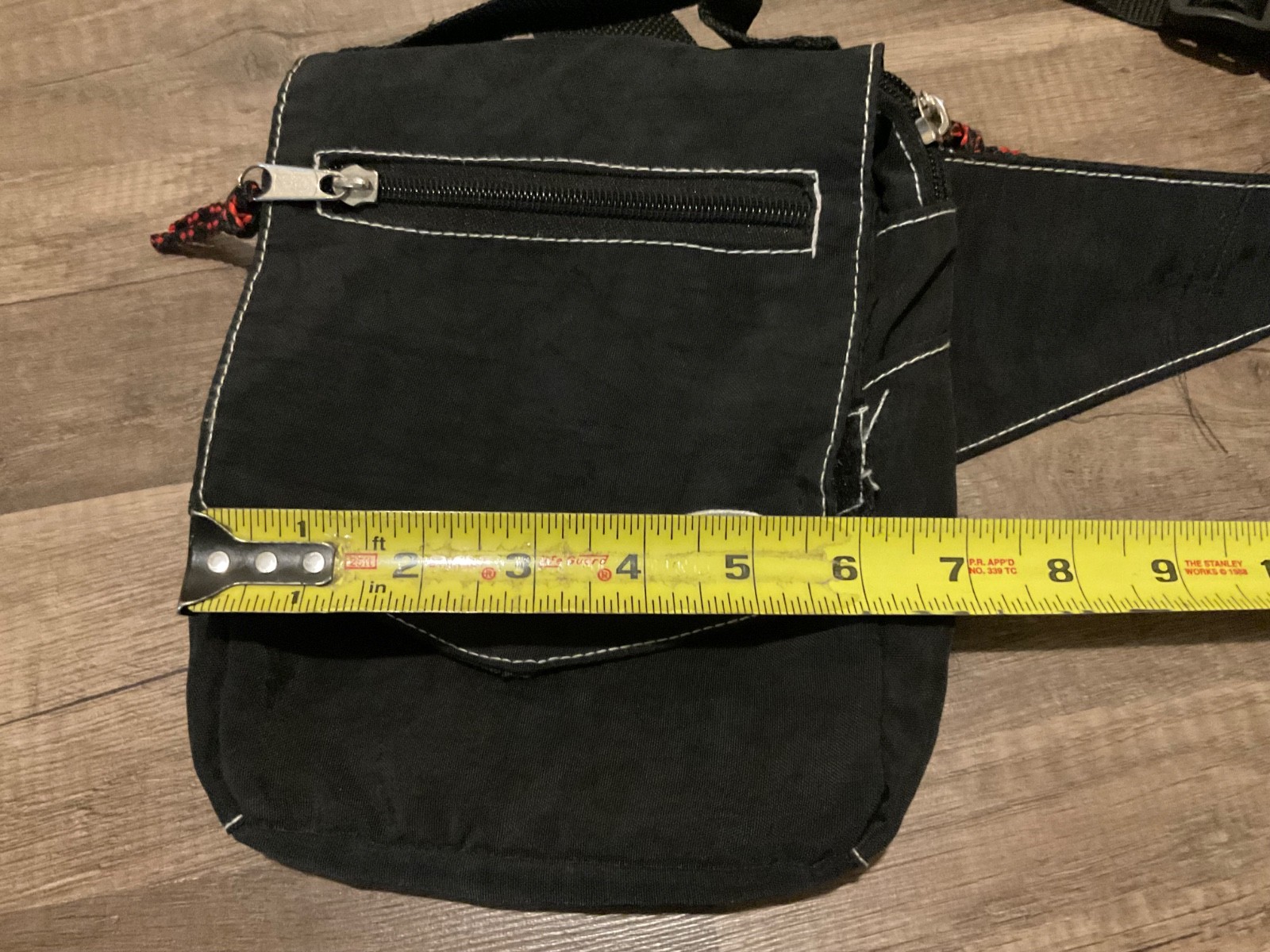 VTG Y2K SIDEOUT BEACH CROSSBODY NYLON BAG BLACK WHITE RED PREOWNED