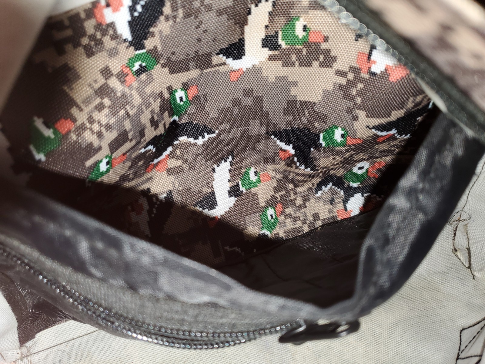 Vans X Nintendo Men’s old Skool II Duck Hunt Camo Backpack Bag