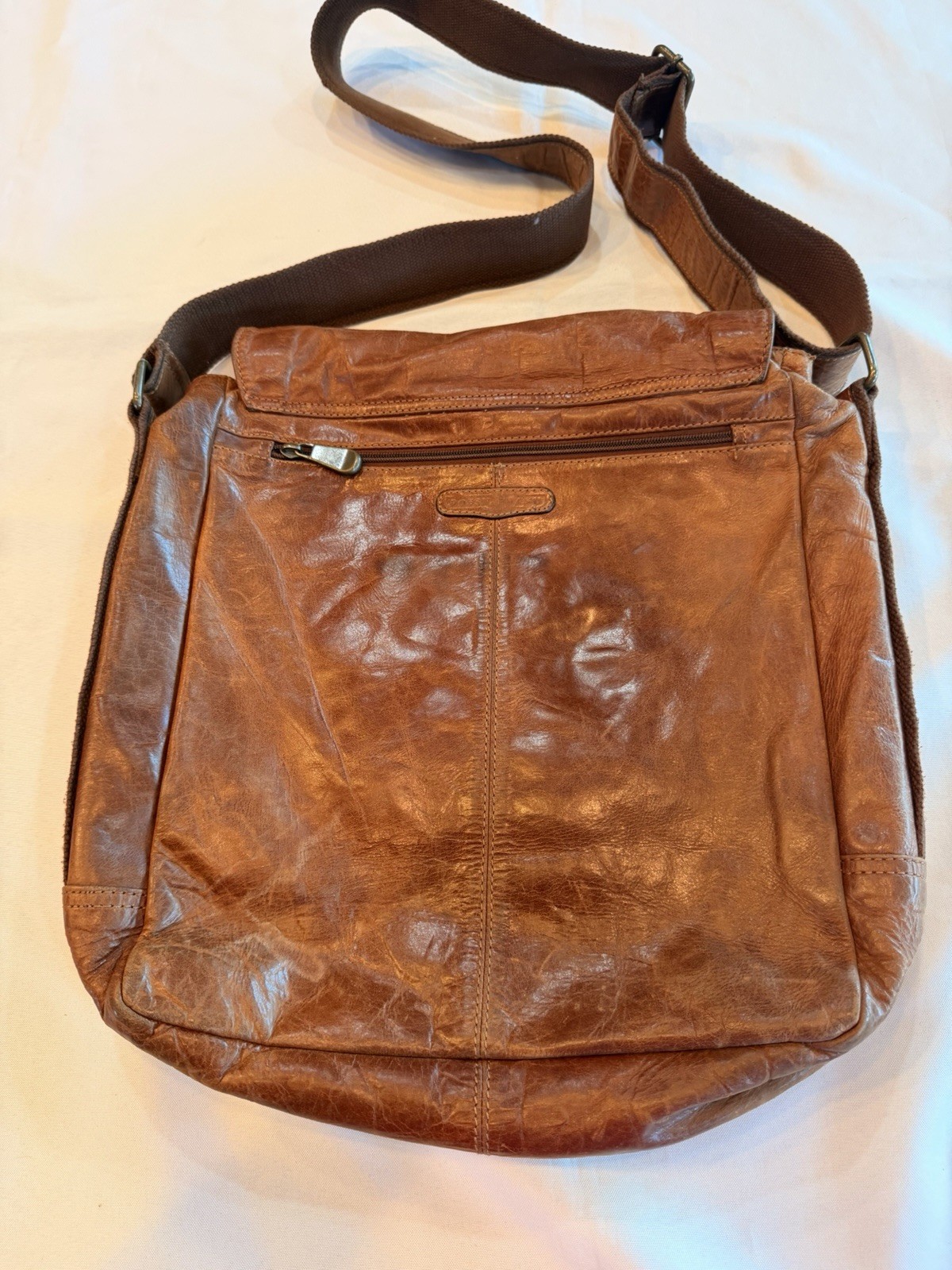 Fossil Brand Estate Distressed Leather Extra Large Messenger Bag