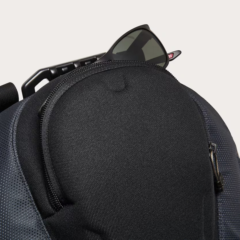 Oakley Kitchen Sink Backpack Graphite