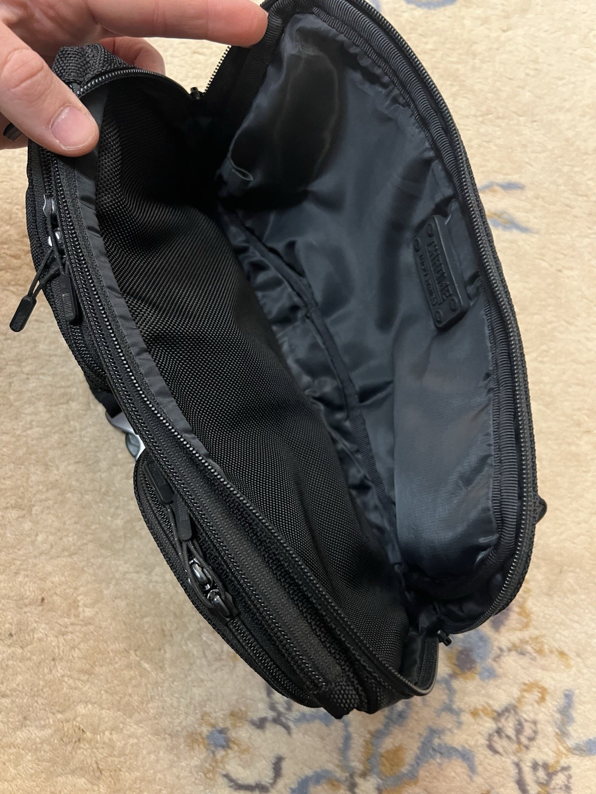Chrome Industries MXD Segment Notch Sling Bag Low Profile Crossbody Black READ