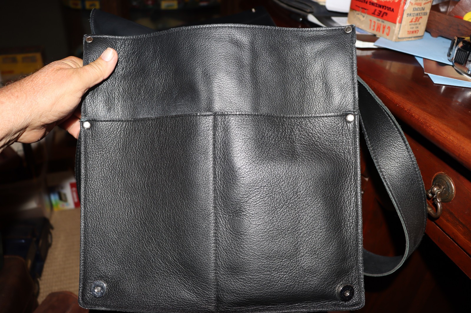 Harley Davidson CYCLES Vertical Messenger Bag MEN’S Leather Black