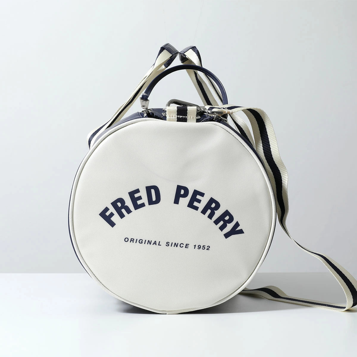 FRED PERRY Classic Barrel Bag L7255 Men’s Shoulder Bag Black color only