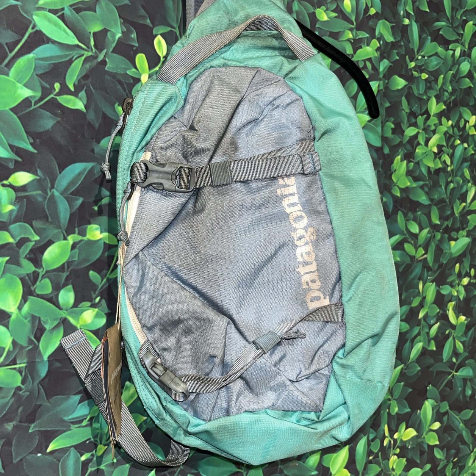 Patagonia Blue Atom Sling 8L With Defects