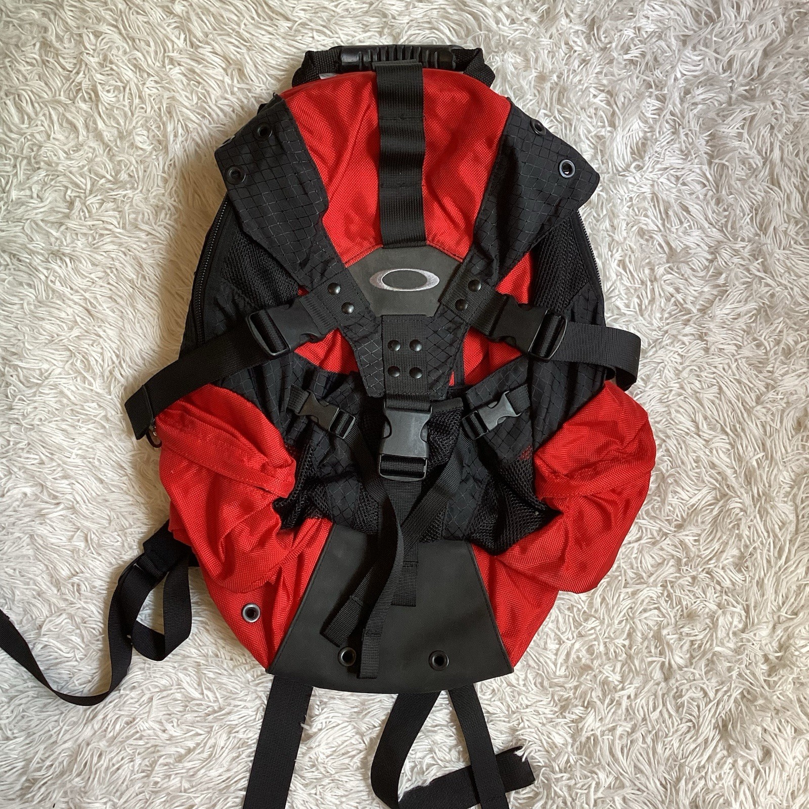 Vintage Oakley Icon Backpack Red Black Gorpcore Tactical Software Y2K