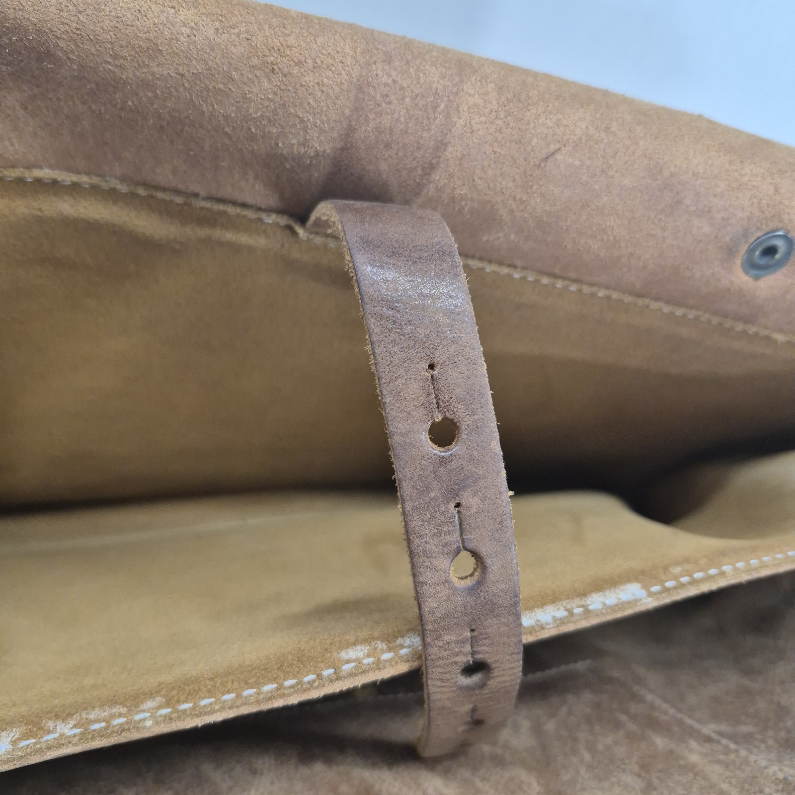 Whipping Post WP Standard Large Leather Brown Distressed Messenger Bag