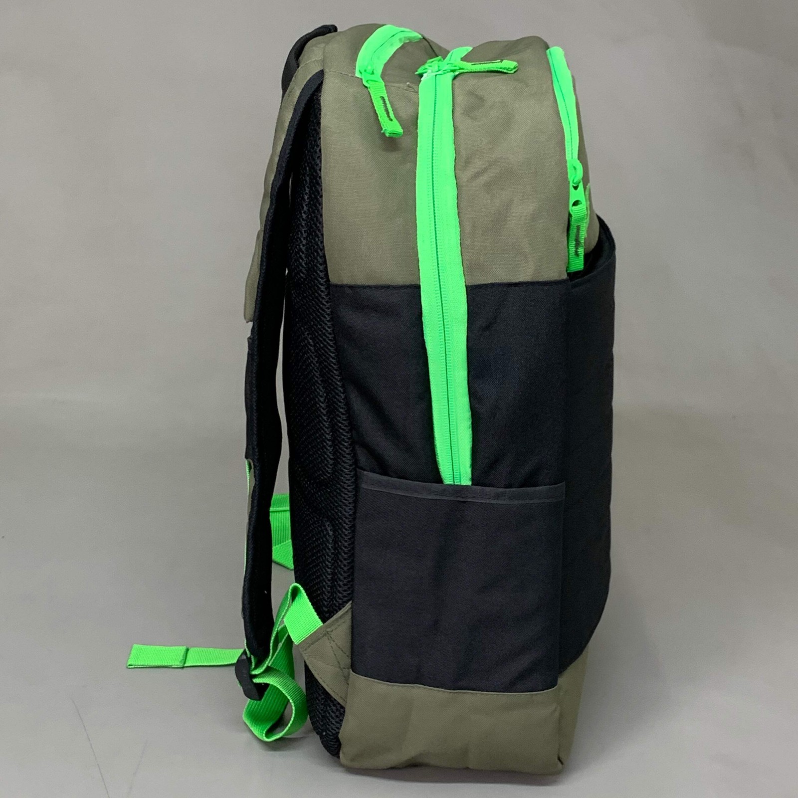 SKULLCANDY Heavy Duty Backpack 18″ x 12″ Green/Black SKDY1153