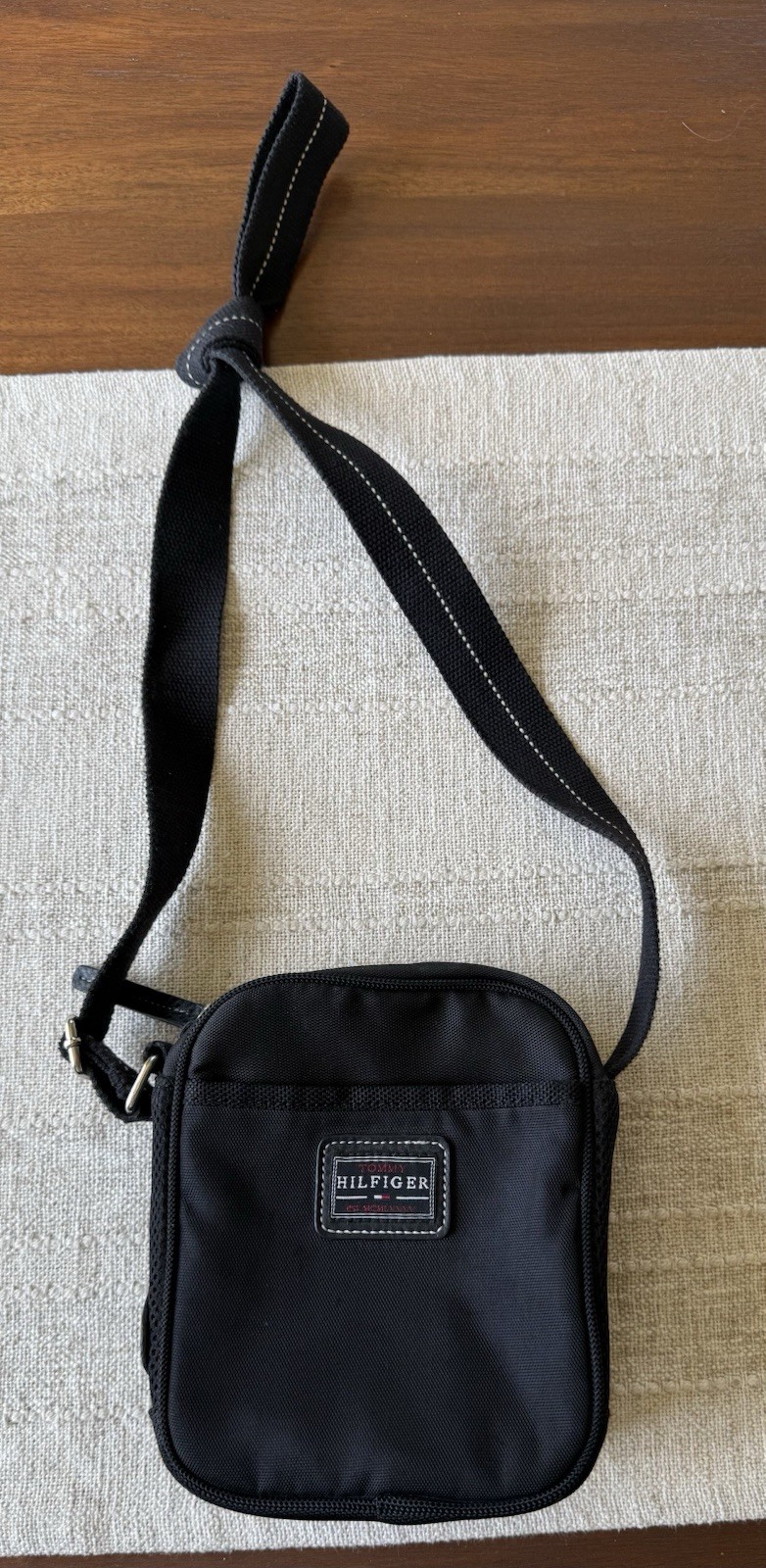 Vintage Tommy Hilfiger Black Nylon Crossbody Bag Pink Interior TH Patch Y2K