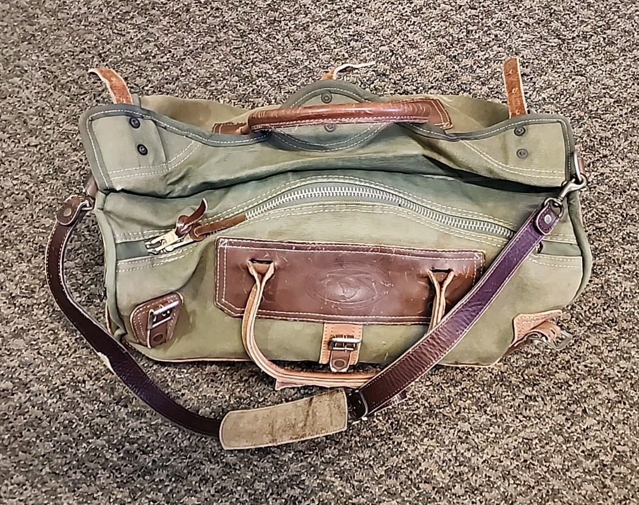 Vintage Orvis Battenkill Bag Green Canvas Leather HuntingDoctor Duffle Bag Brass