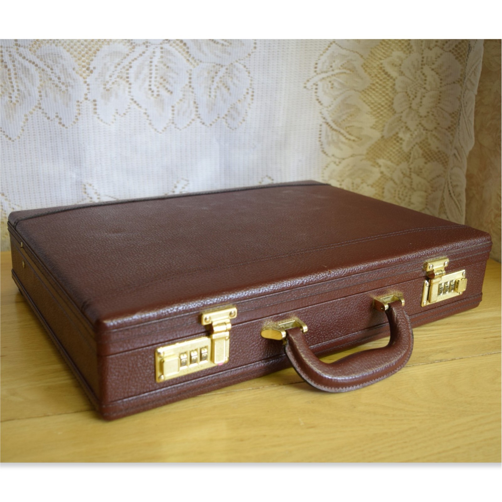 VTG Prestolock Combination Lock Mens Red Leather Attache Briefcase Hard Sided