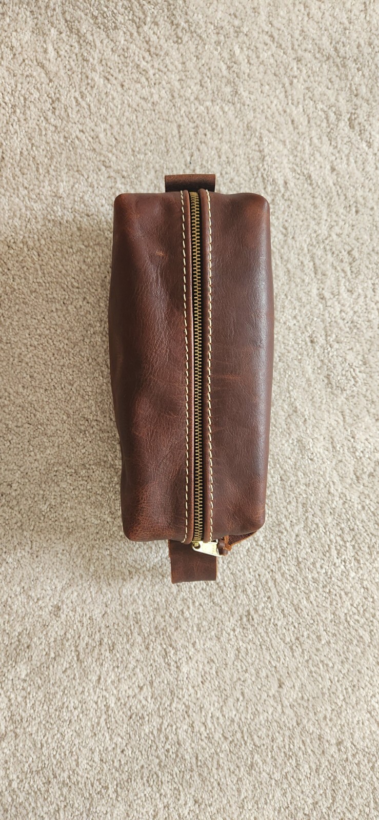Lifetime Leather Co. – Toiletry Bag. 5″ x 5″ x 10″