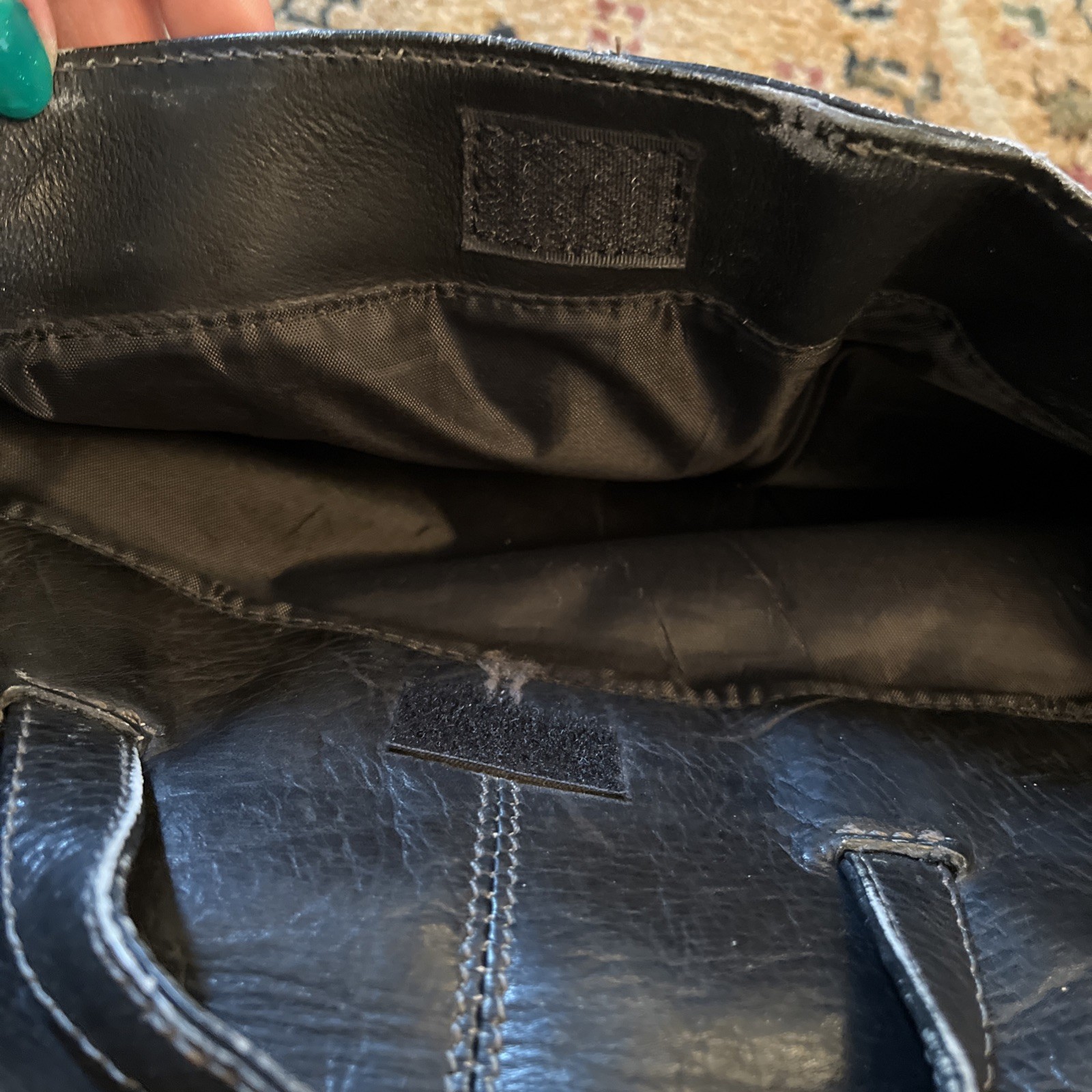 Wilsons Leather BLACK Messenger Flap BAG Distressed Grunge office School Retro
