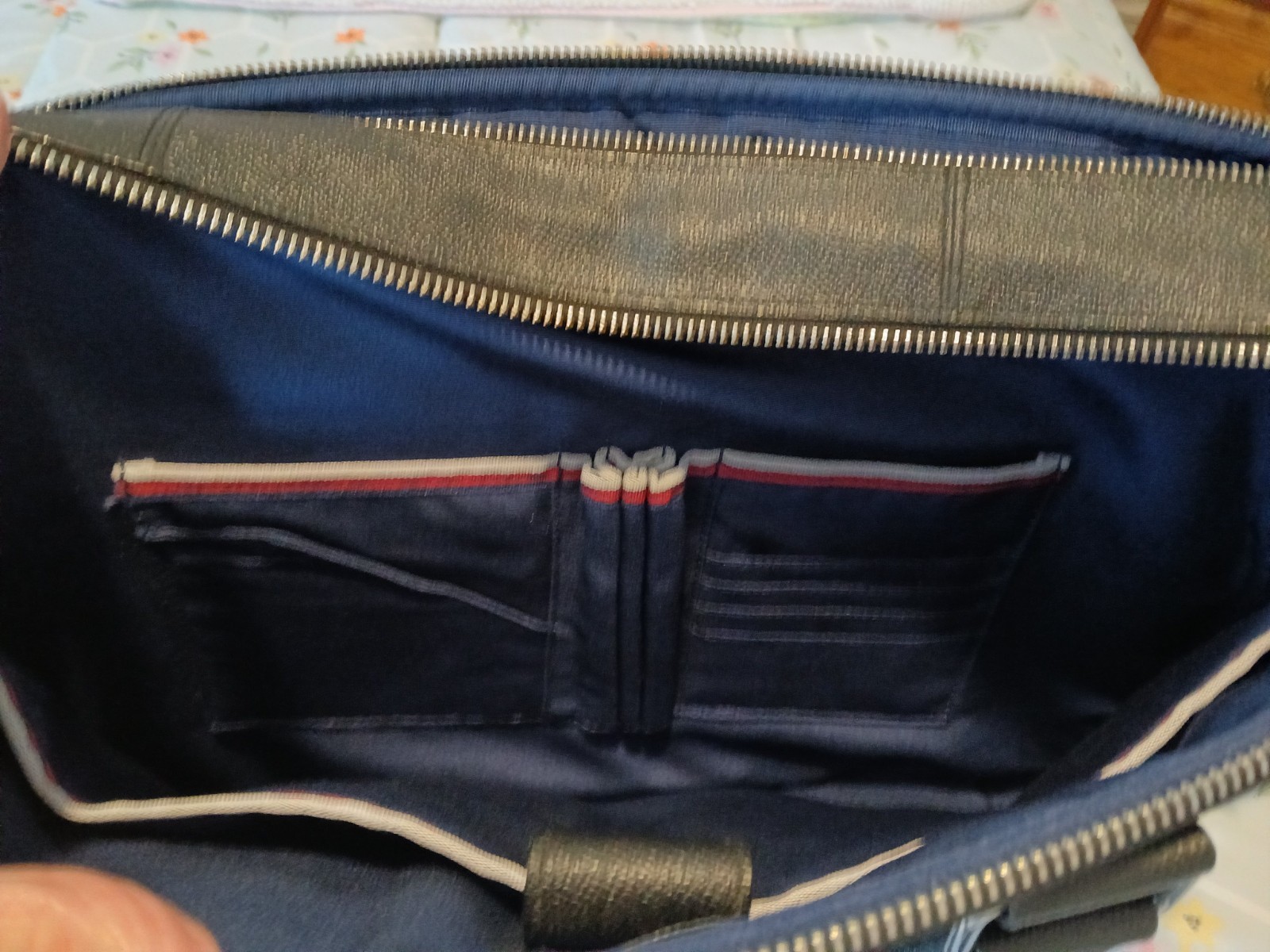 UNISEX COLE HAAN AMERICAN AIRLINES TRAVEL BLACK LEATHER MESSENGER BAG NEW W/ TAG