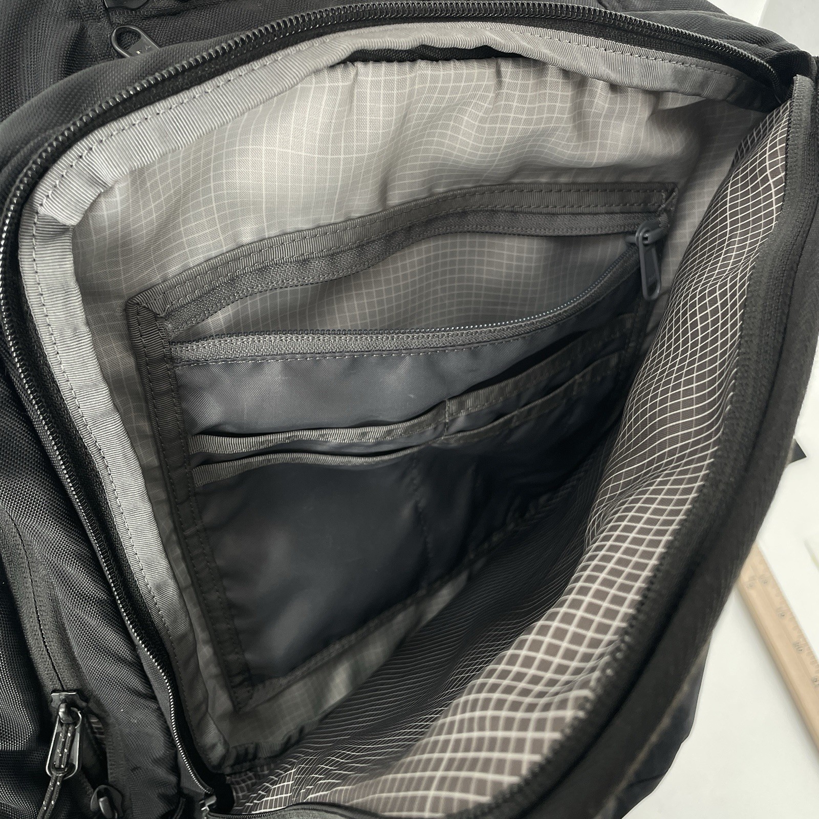 Timbuk2 Q Backpack in Black – Padded Laptop – School Work Travel Tech Sleeve