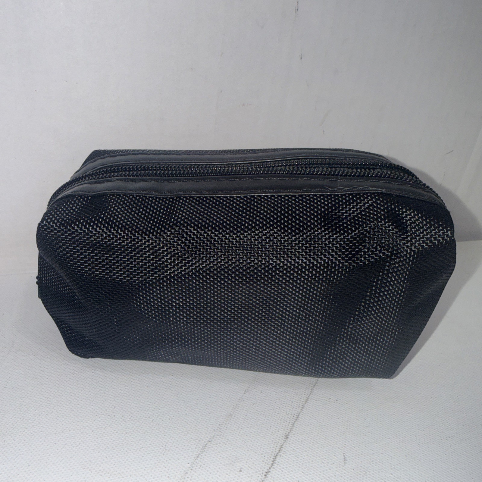 Tumi Delta Accessory Pouch Bag Zip Case Black Makeup Toiletry Travel & Eye Mask