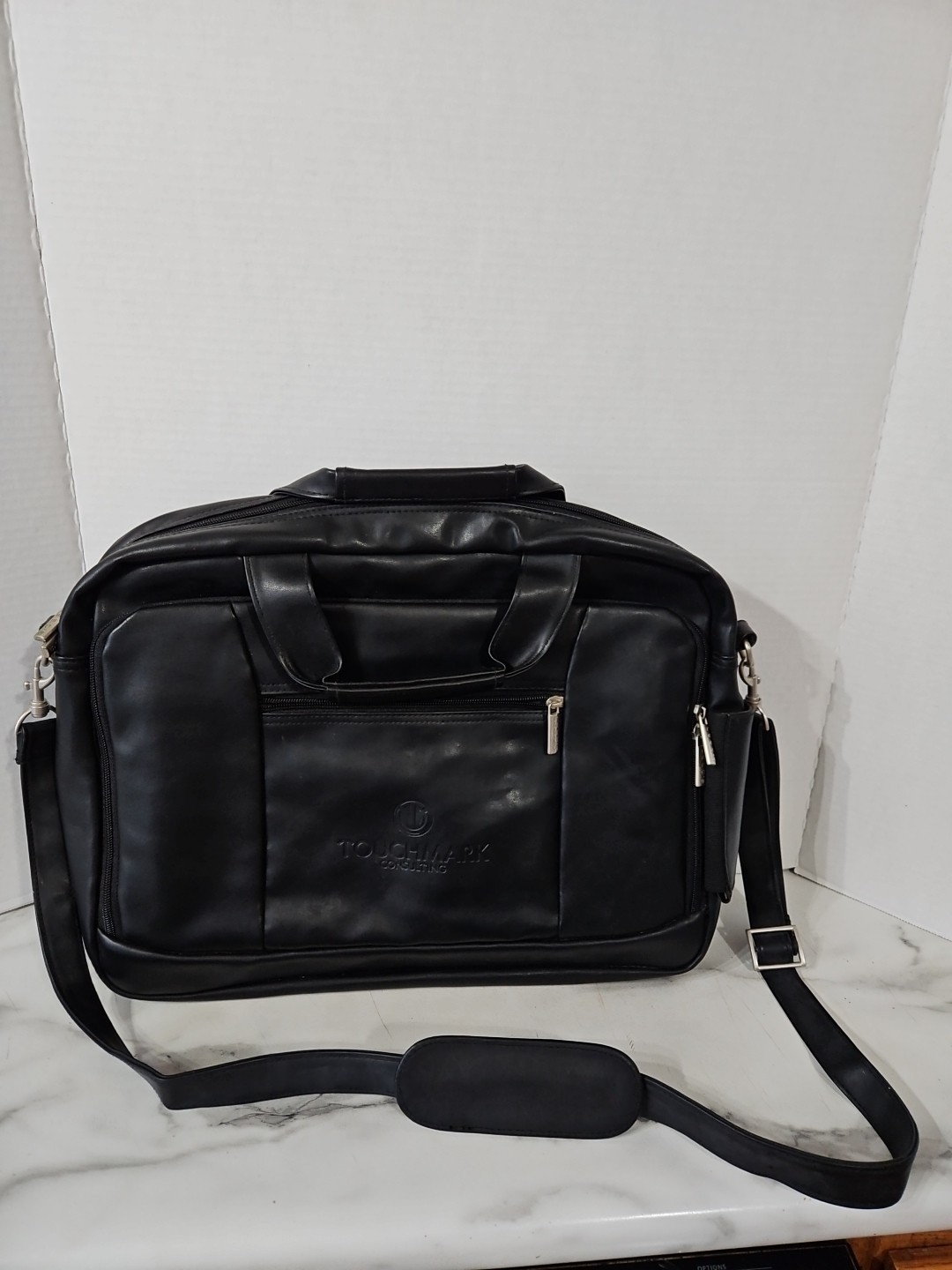 Leeds Touchmark Consulting Leather Shoulder Laptop Carry Case Black Men’s