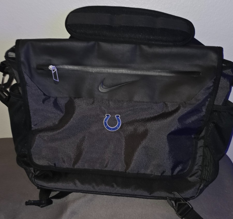 Nike Golf Black Departure Messenger Laptop Travel Bag Unisex Indianapolis COLTS