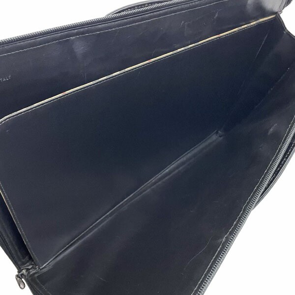 ■Authentic Burberry briefcase in black leather with a slide handle. Perfect for