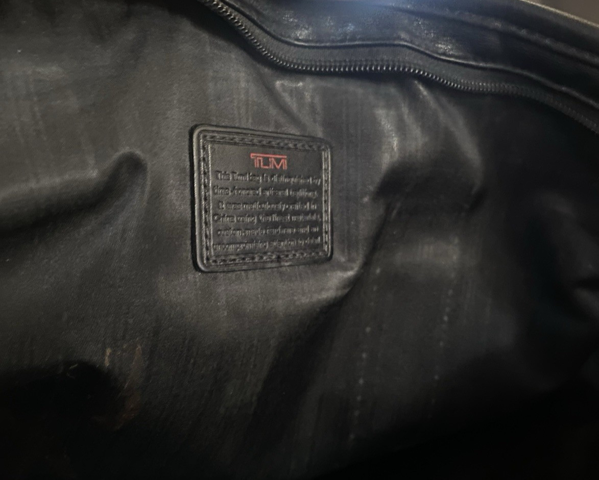 TUMI 96101DH Black All Leather Slim Laptop Business Shoulder Briefcase EUC, $650