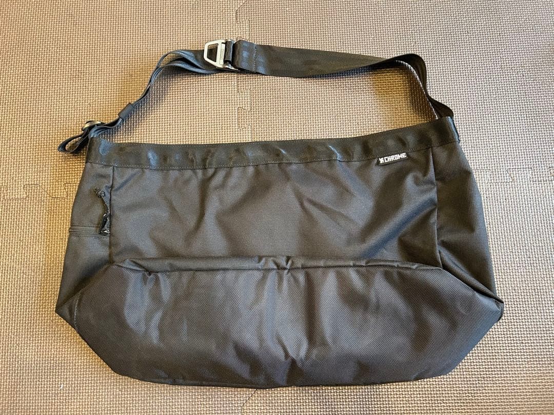 【CHROME】Shoulder bag NEWSPAPER MESSENGER Black