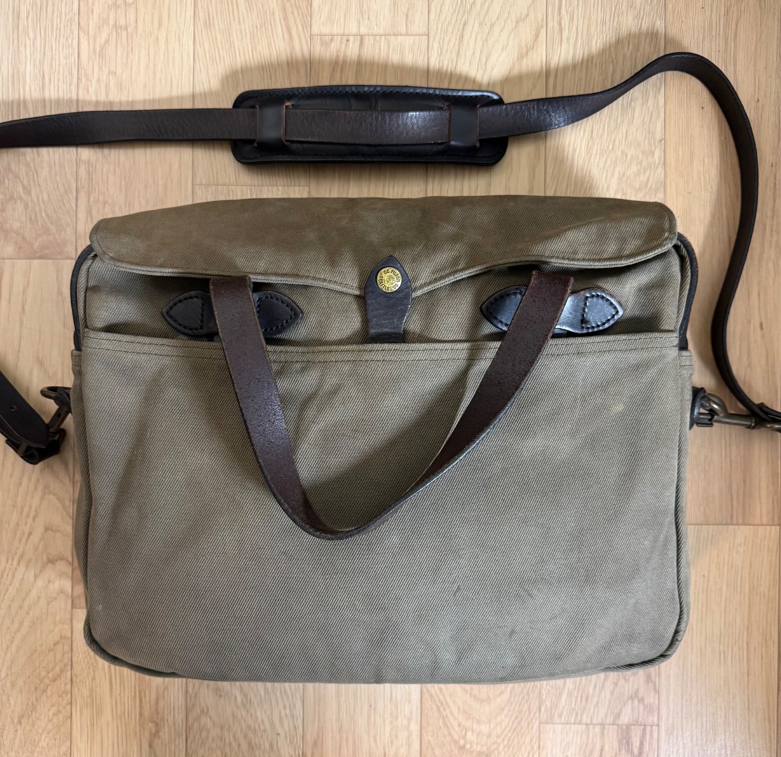 Filson 256 Original Briefcase Otter Green USA Tin Cloth Leather Broken In Patina