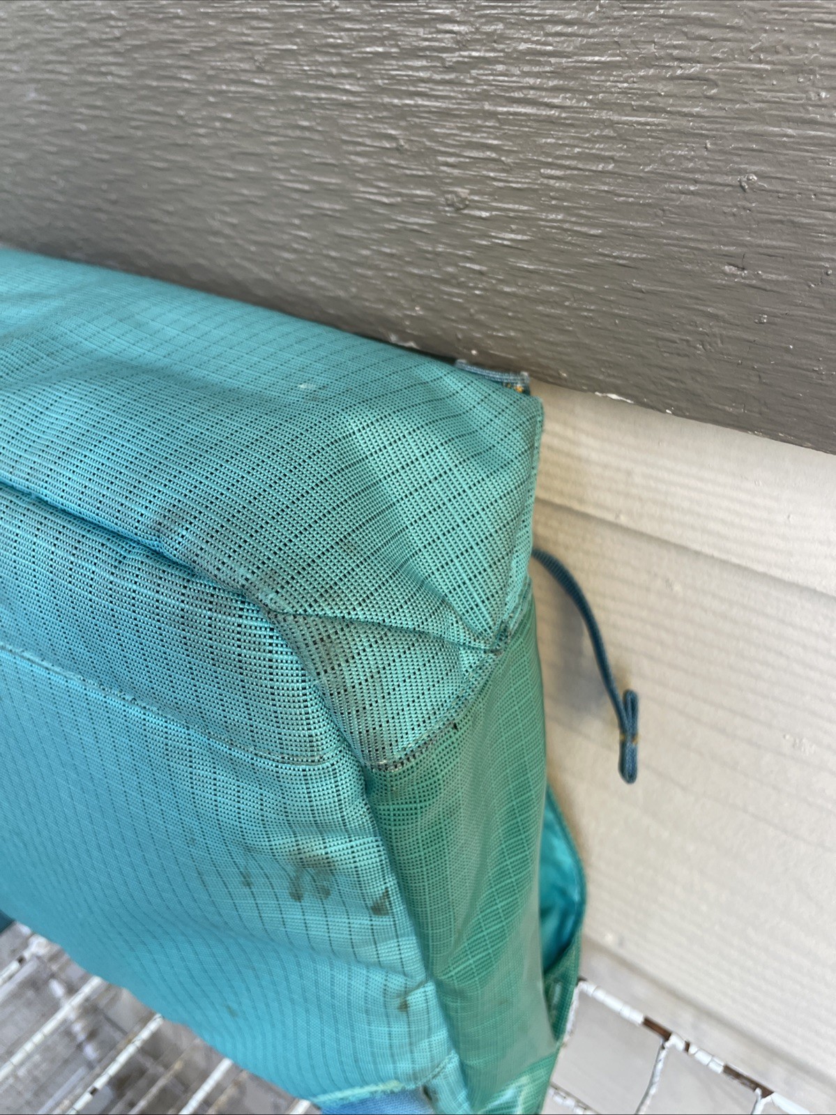 RARE Patagonia Black Hole Messenger 12L Bag Turquoise Green Yellow Laptop 49321