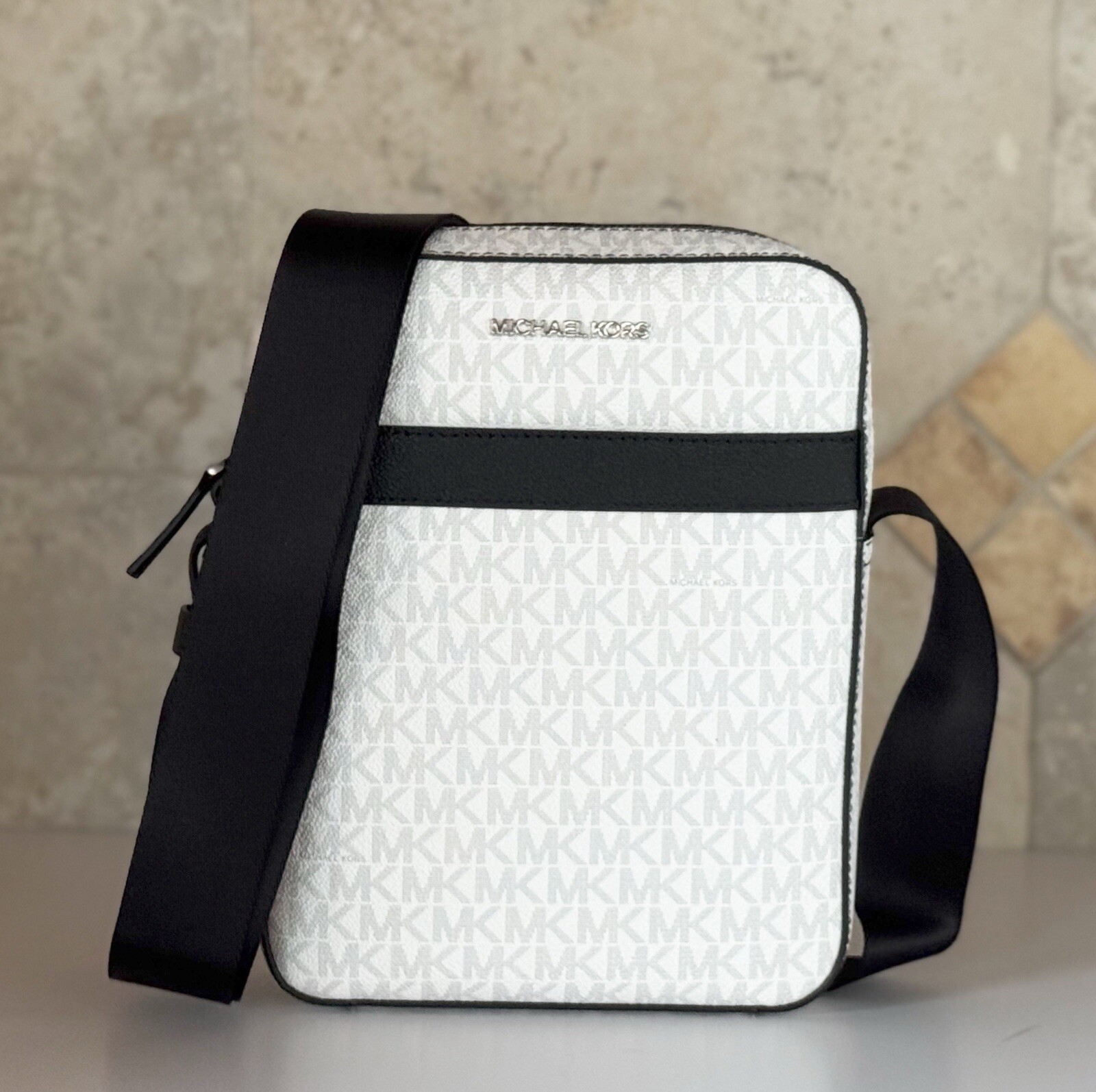 MICHAEL KORS COOPER MEDIUM SHOULDER CROSSBODY FLIGHT BAG MK BRIGHT WHITE/BLACK