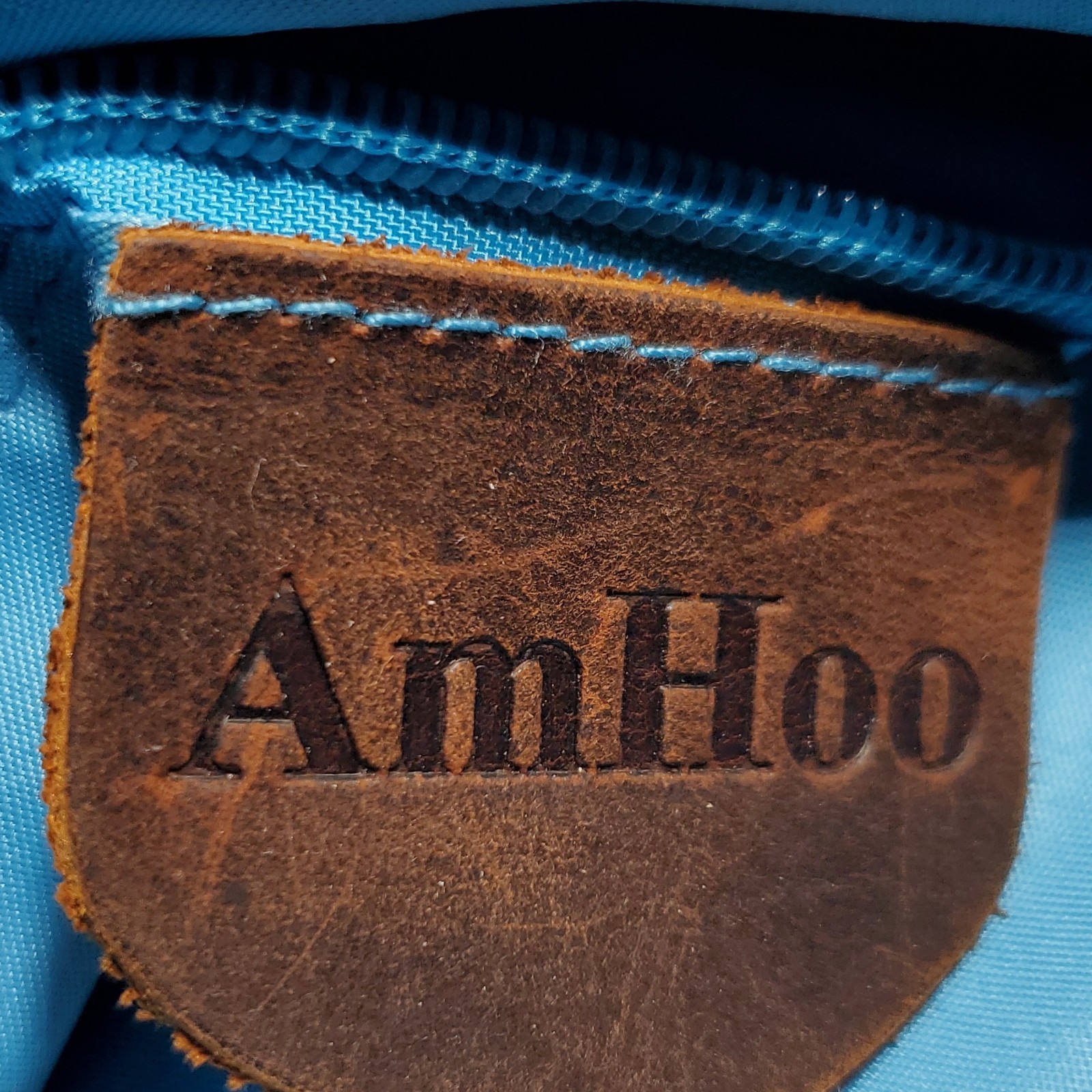 AmHoo Black Canvas Messenger Bag. Adjustable Strap and Inner Pockets.