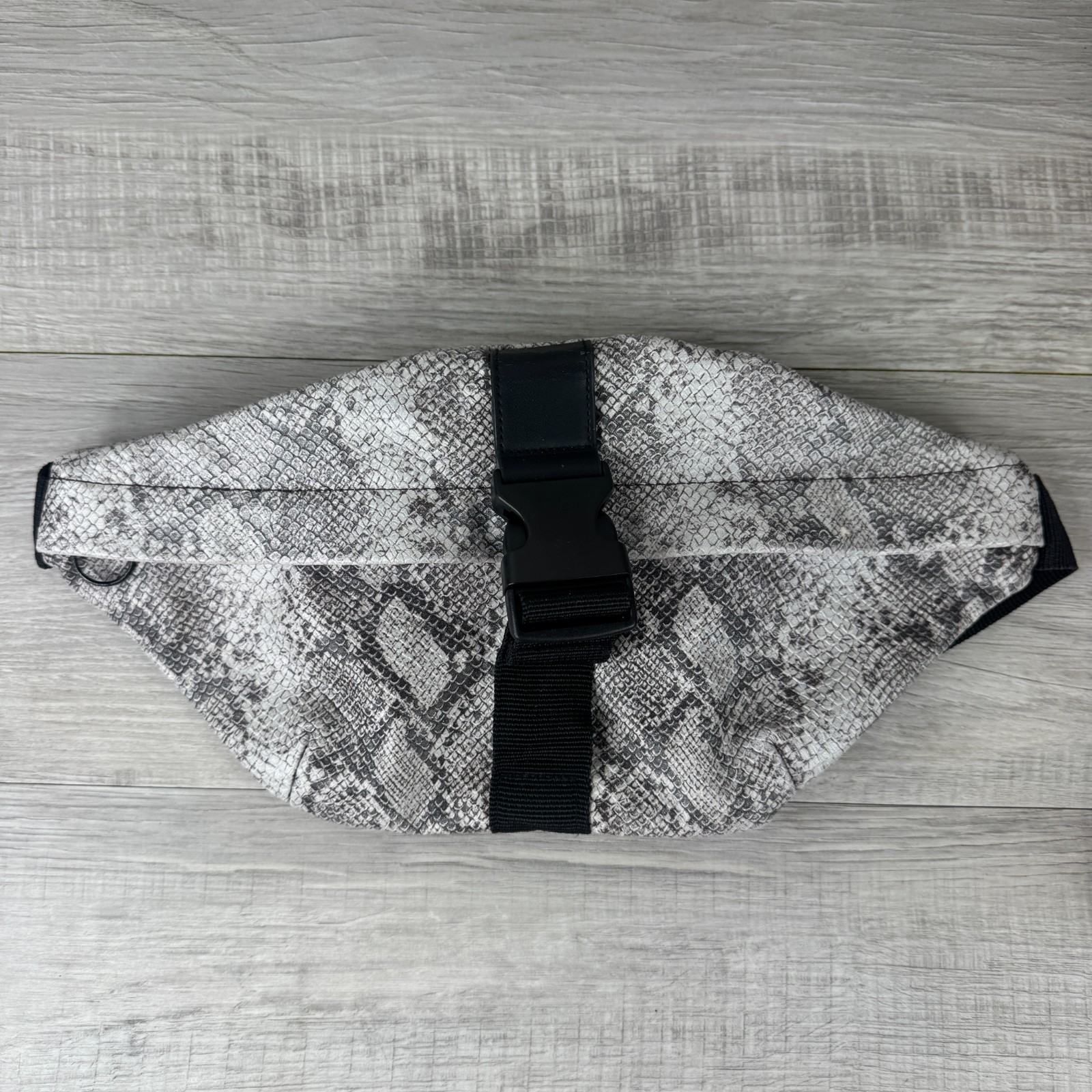 Asos Fanny Pack Mens Gray Snake Skin Faux Leather Adjustable Crossbody Strap