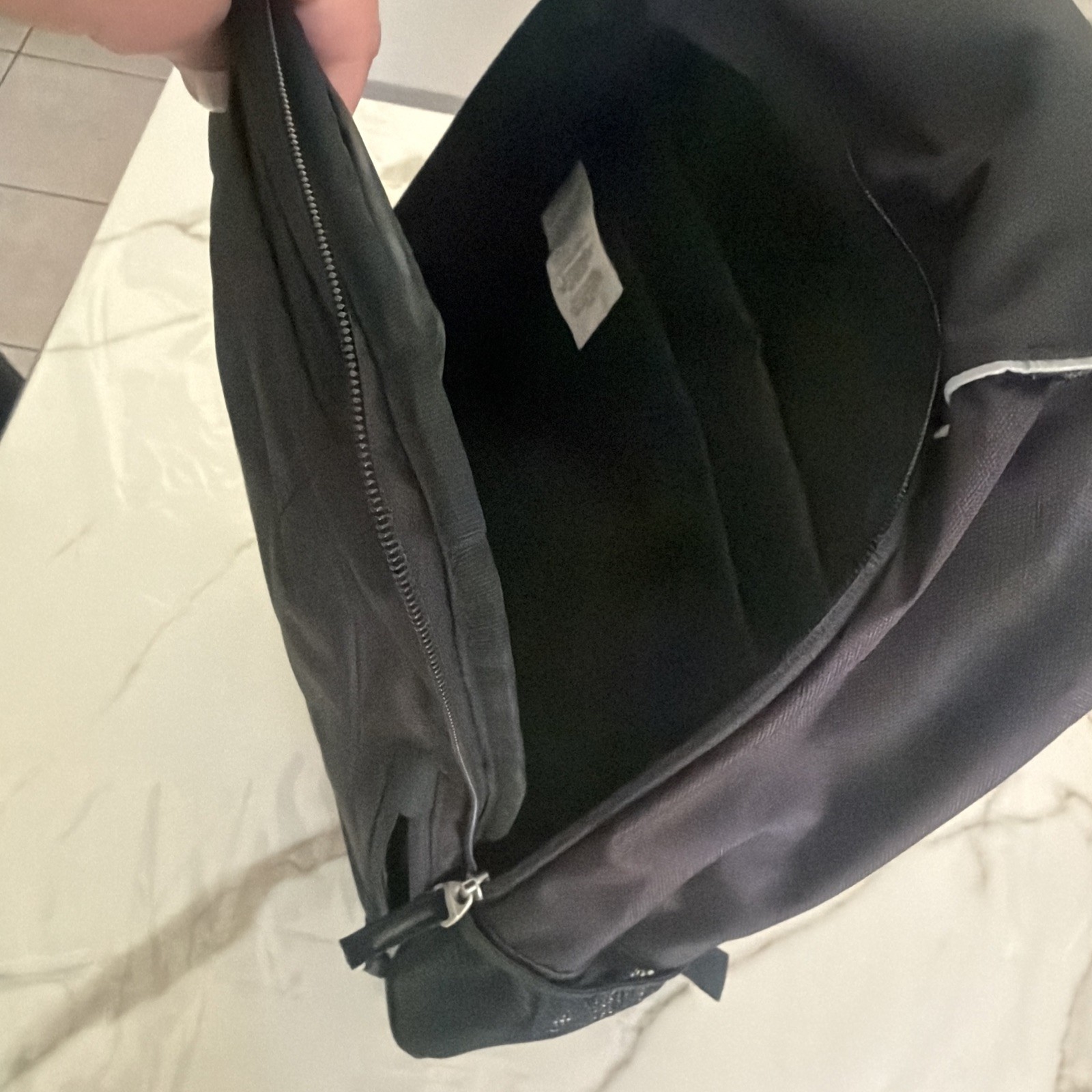 Oakley Enduro 3.0 20L Men’s Backpack – Blackout (921416-02E)