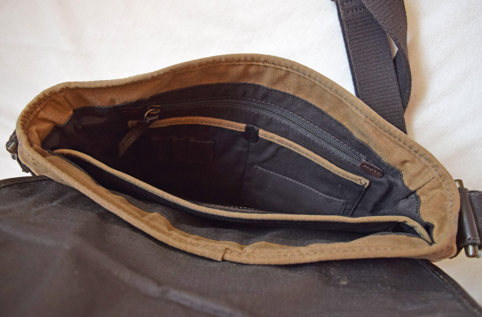 FOSSIL Canvas Messenger Laptop Leather Trim Crossbody Shoulder Bag 12″x9″x2″