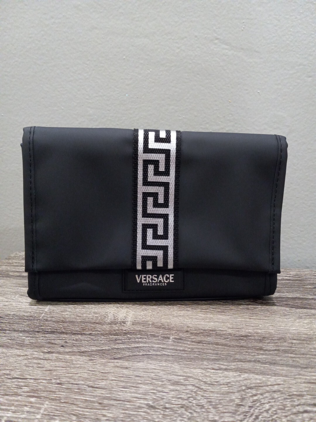 VERSACE FRAGRANCE BLACK INSTITUTIONAL CASE TRAVEL BAG MENS POUCH 8″ X 6″ X 2.5″