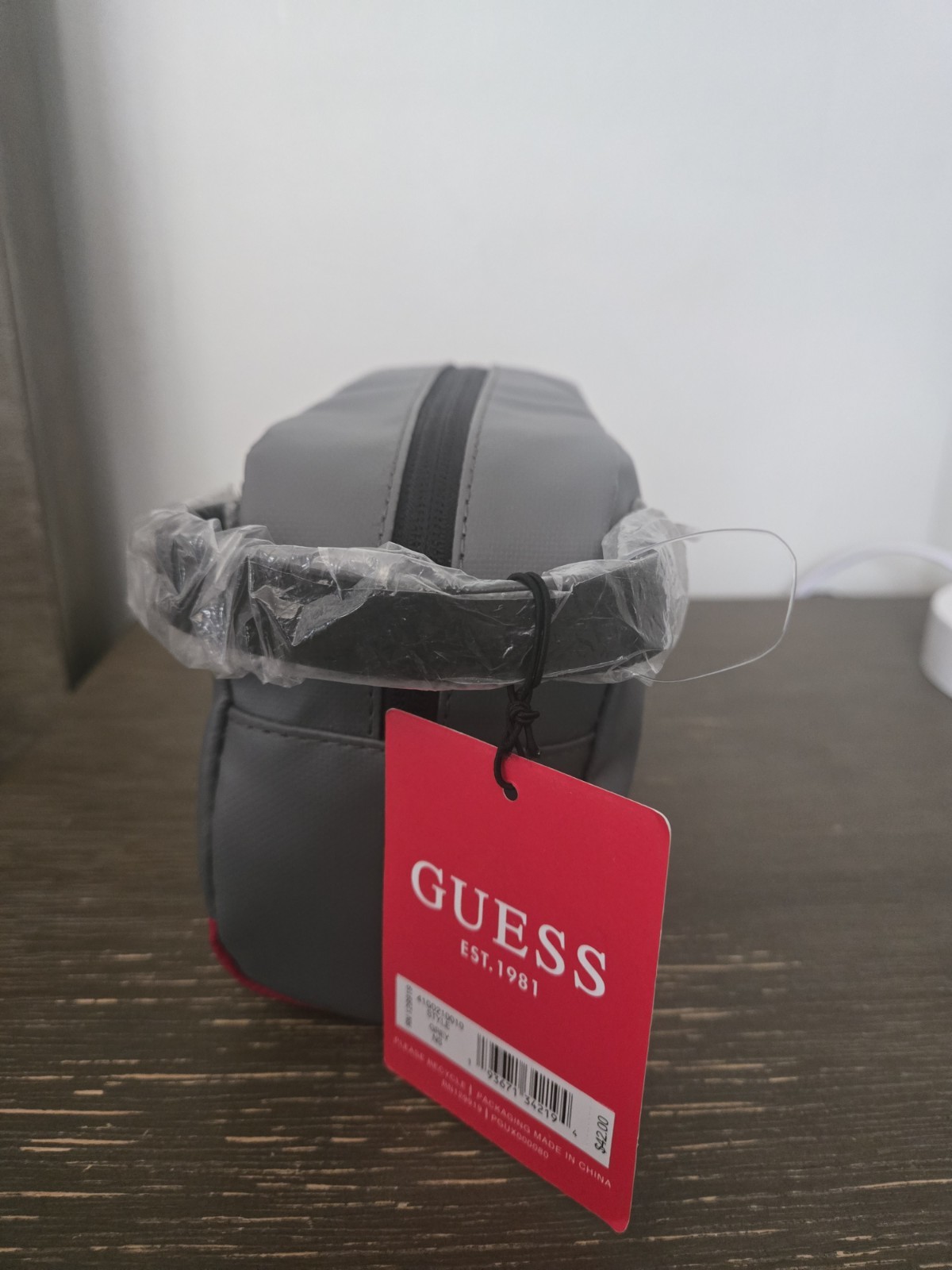 GUESS Logo Men’s Toiletry Pouch Gray Red New