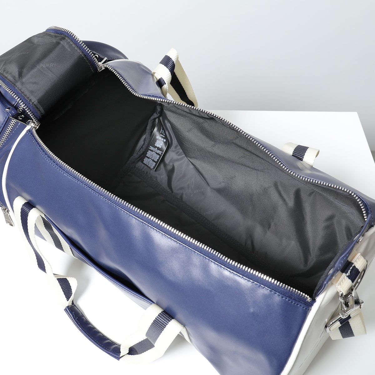 FRED PERRY Classic Barrel Bag L7255 Men’s Shoulder Bag Black color only