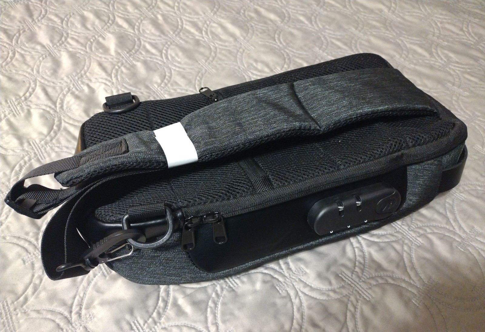 Weixier Sport Crossbody Bag Shoulder Sling Men’s Anti Theft Lock USB Oxford Bag
