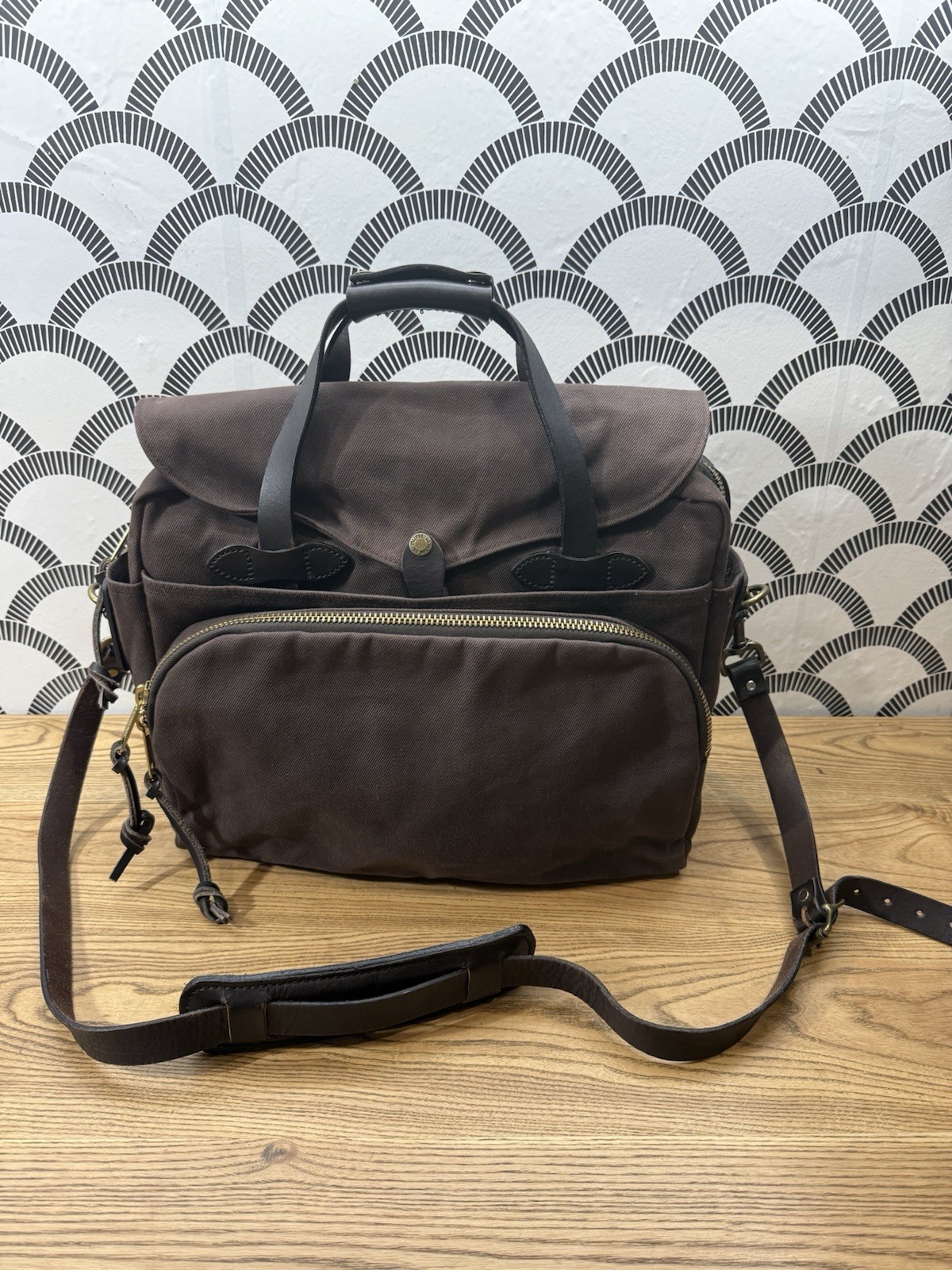 Filson Rugged Twill Padded Computer Bag Briefcase Chocolate Brown Style 70258
