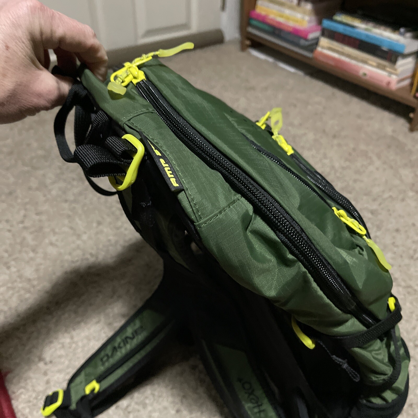 Dakine Hexo + Backpack Green & Black VGreat Condition Hiking Outdoor Drone Pack