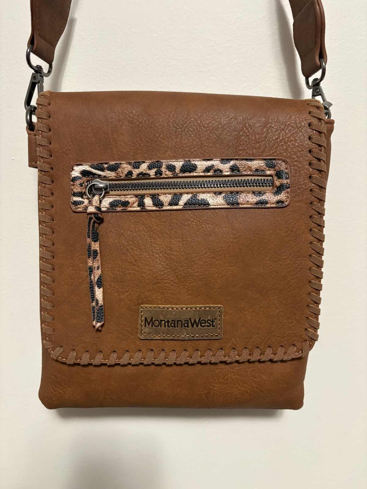 Wrangler Brown Crossbody Bag Leopard Print Adjustable Strap Zipper Closure NWOT