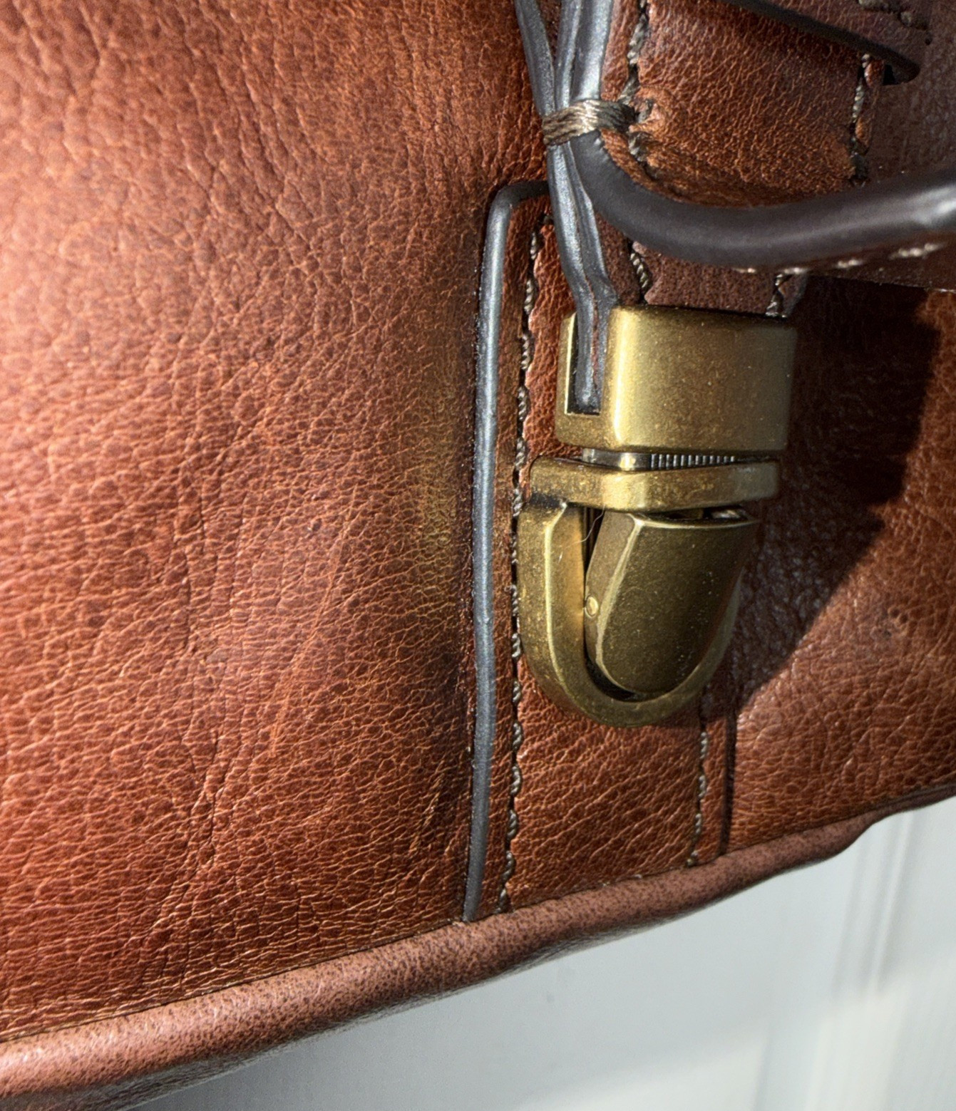 Vtg 90s Fossil Brown Cow Hide Leather Miles Messenger Bag Satchel Crossbody