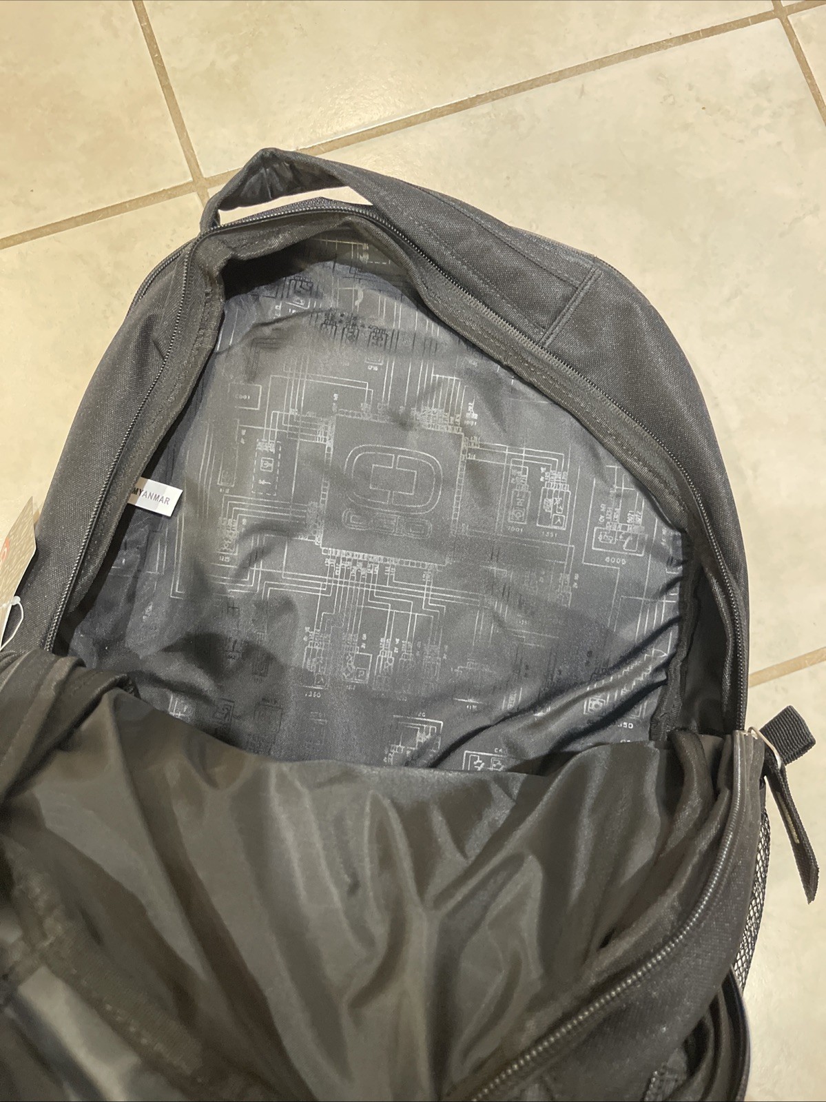 Ogio Juggernaut Backpack Cycle Bag 411043 Fits Most 17″ Laptops – Black NWT