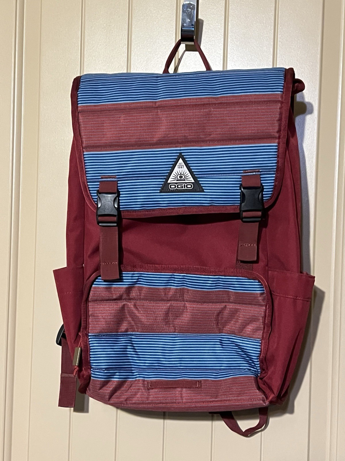 OGIO RUCK 20” Back bag laptop bag Red, Blue, white, , Very Good Condition Rare