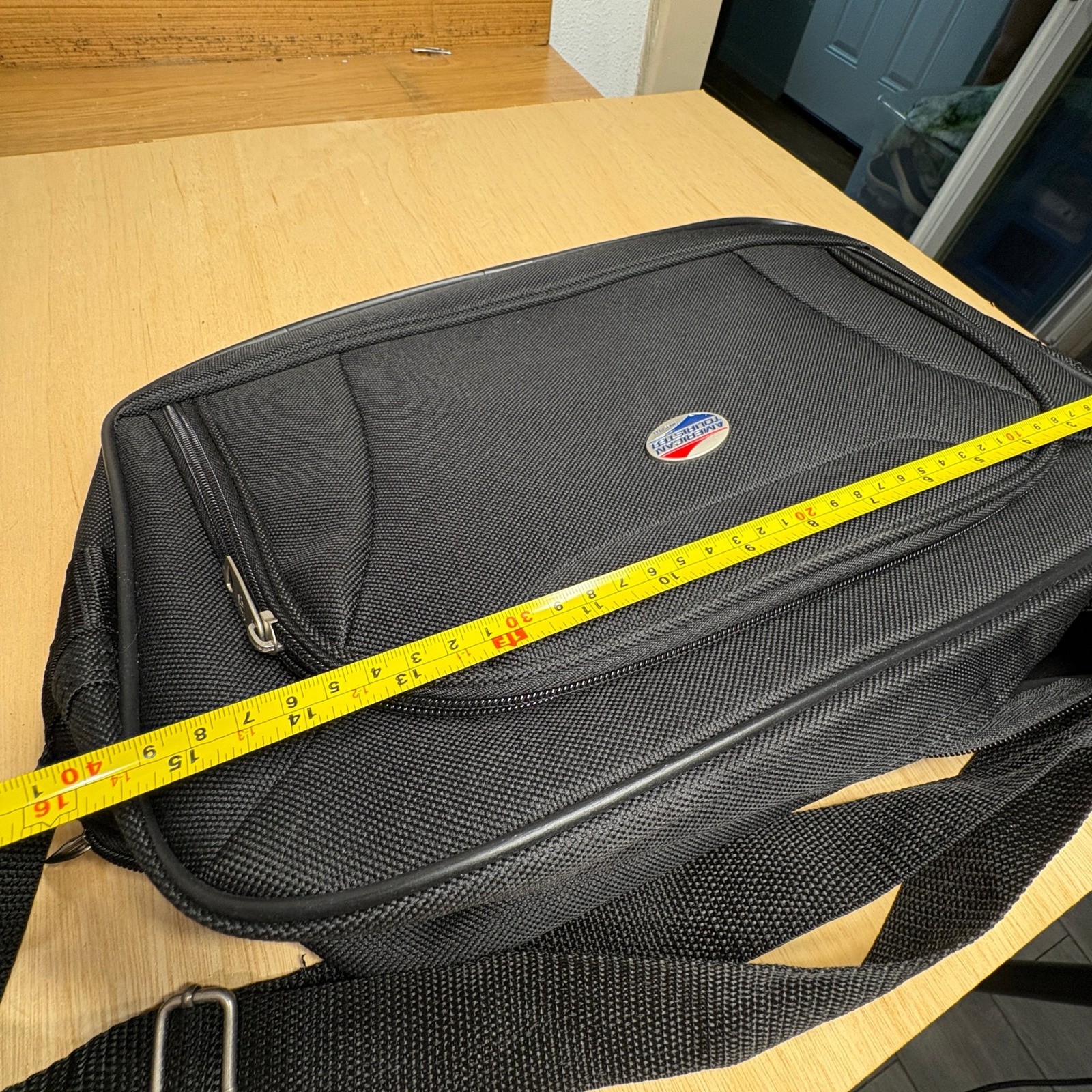 American Tourister Black Messenger Bag Nylon Shoulder Laptop Travel Case Unisex