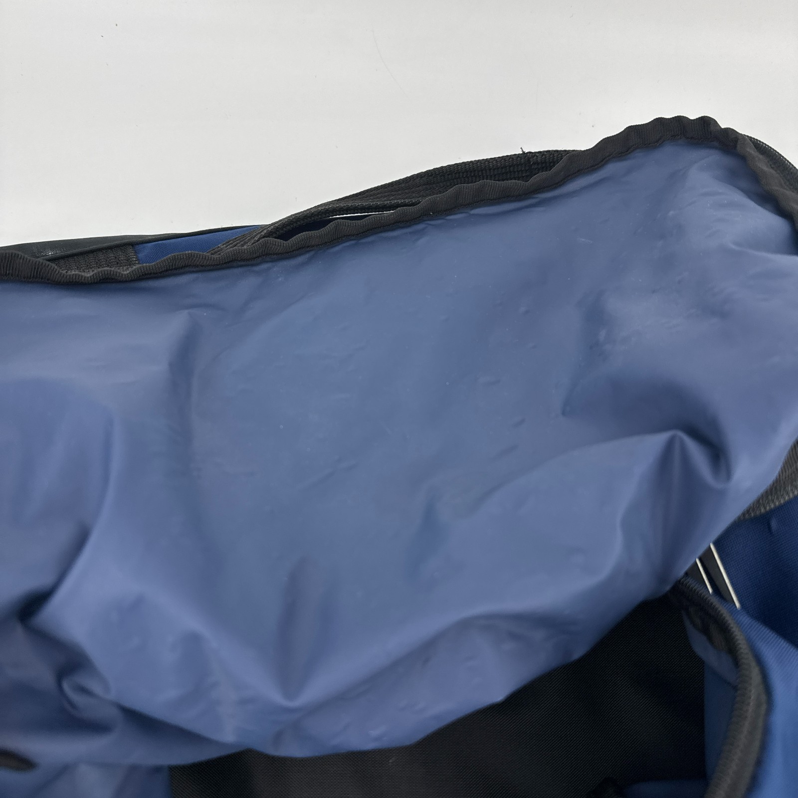 Vtg NIKE Duffle Gym Bag Nylon Blue Black Swoosh Basketball White Tag 90’s Y2K